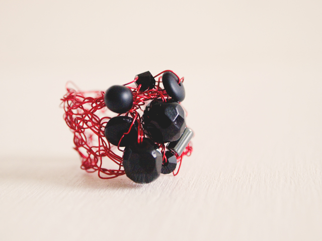 Ring Crochet Wire With Tear Beads Red And Black